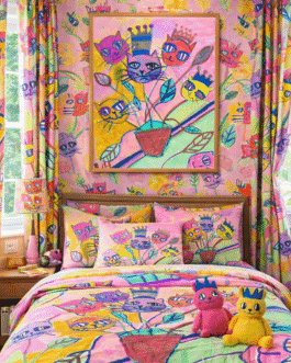 The cats that grow in a room using the same design